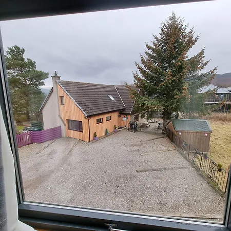 Carn Mhor Bed And Breakfast-3